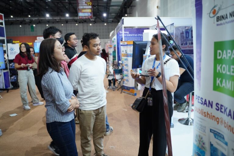 BINUS UNIVERSITY Warnai Pekan Pendidikan Tinggi Jakarta 2024  dengan Konsep Elevating Experience