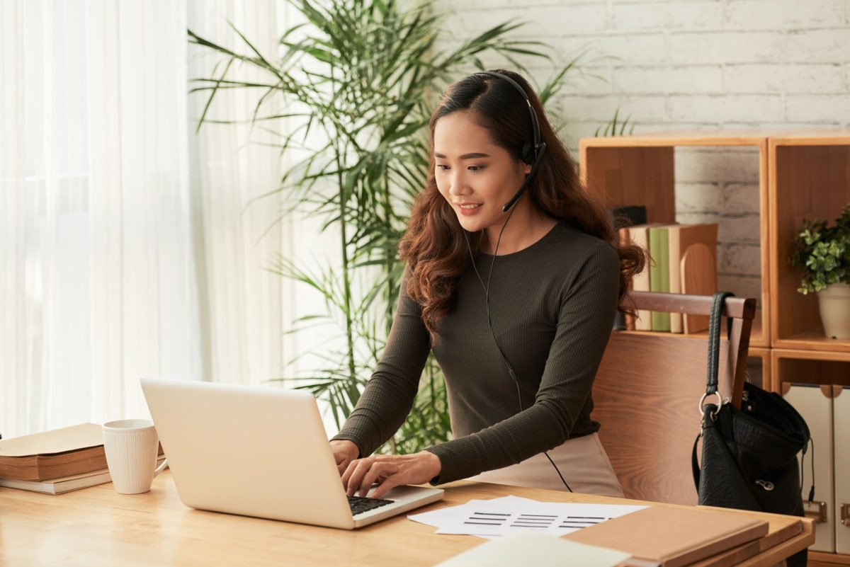 Kuliah Reguler vs Online: Mana yang Lebih Efektif di Dunia Kerja?