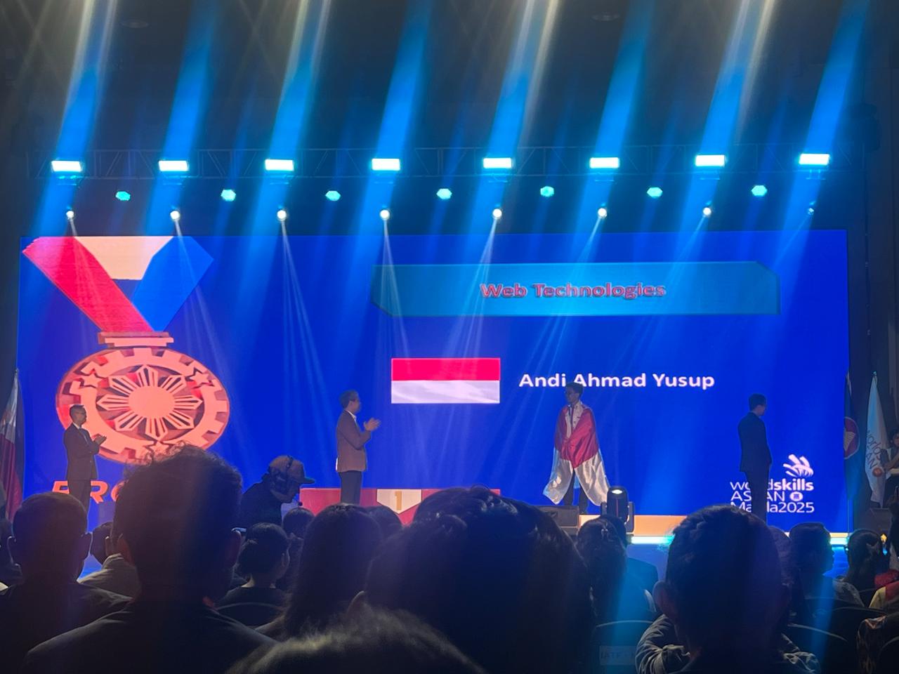 Andi Ahmad Yusup, Mahasiswa BINUS Online Raih Bronze Medal di WorldSkills ASEAN Manila 2025