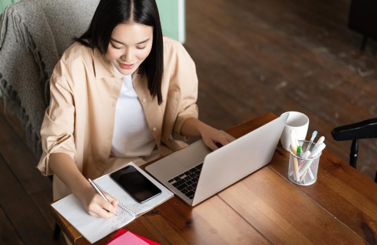 kuliah online sambil bisnis