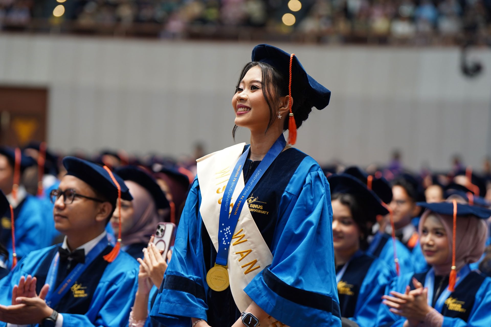 Gelar Sarjana Online vs Kursus Sertifikat: Mana yang Lebih Disukai HRD?