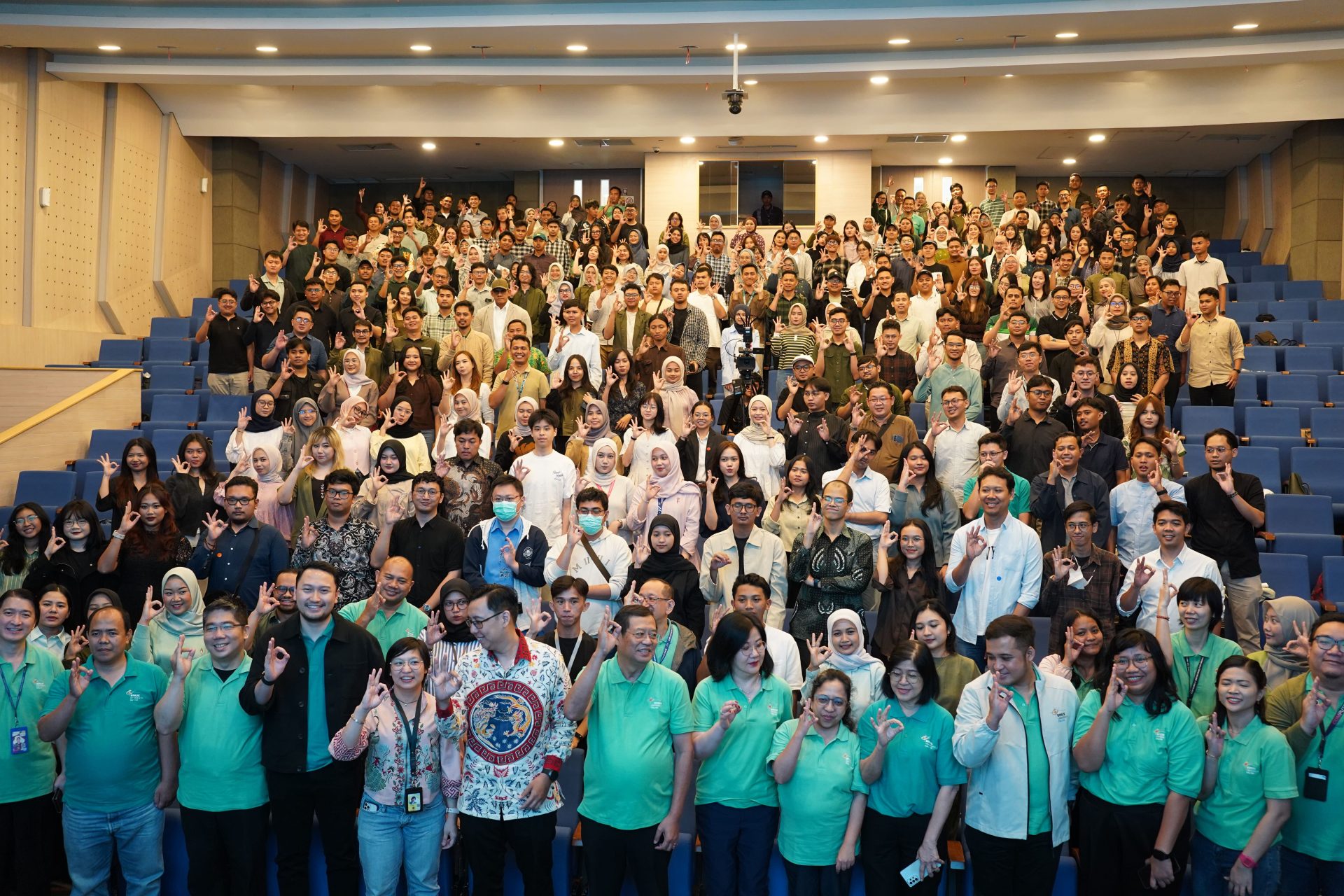 BINUS Online Assemble Wisuda 75: Menavigasi Masa Depan, Membentuk Perubahan